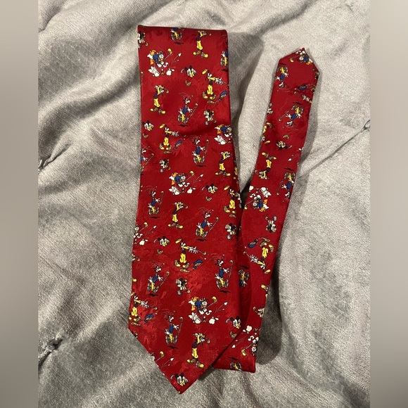 Mickey Mouse Goofy Donald Duck playing Golf Red Tie from The Disney Store - Picture 2 of 6